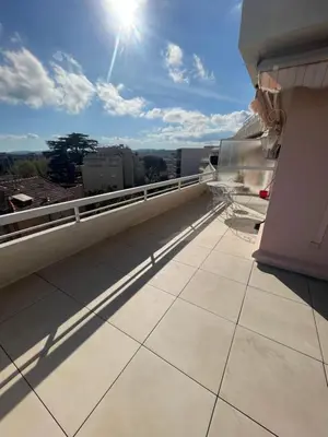 a balcony with a view of the sky at PENTHOUSE DUPLEX T3 SUNSEA in Cagnes-sur-Mer