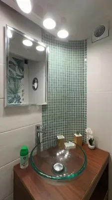 a bathroom with a sink and a mirror at Duplex spagiari in Nice