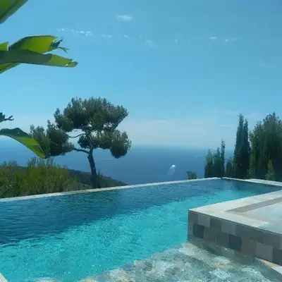 Èze - Appartement dans bas de villa avec piscine près de Monaco