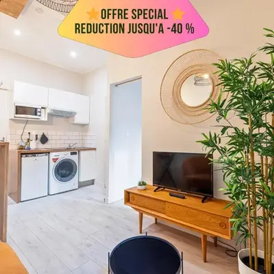 Le PETIT JEAN- CENTRAL PRES GARE ET TRAM - supermarchés - WIFI -