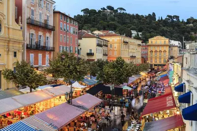 an overhead view of a market in a city at Studio Centre Ville proche TRAM & Port, Wifi Gratuit in Nice