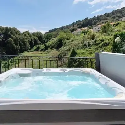 2p bas de Villa avec Jacuzzi privatif proche de Nice