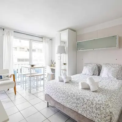 Charming Studio with pool & balcony -Heart of Nice