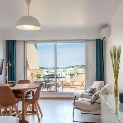 L20 Stunning sea view