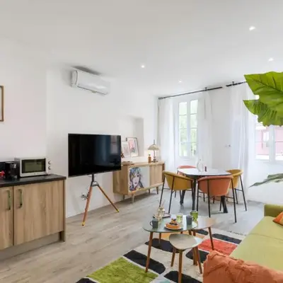 L26 Old Town central 5mins walk to Sea front AC WIFI
