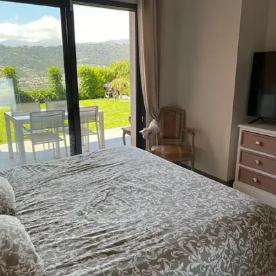 Joli 3 pièces ensoleillé sur les hauteurs de Nice