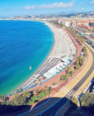 an aerial view of a beach and the ocean at Logement proche de la plage in Nice
