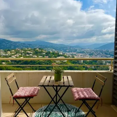 Cosy studio avec parking et vue féerique