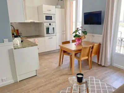 Gallery image of Escapade azuréenne in Nice