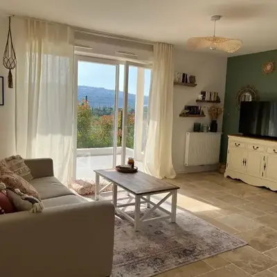 Superbe appartement lumineux en rez de jardin