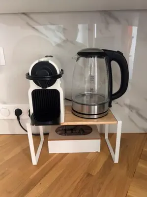 a coffee maker and a blender on a table at Studio climatisé Bohème Chic in Villefranche-sur-Mer