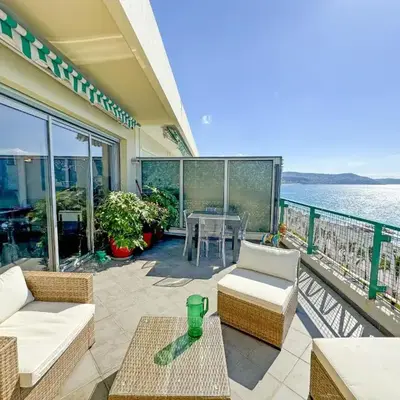 Breathtaking Rooftop Experience on Promenade