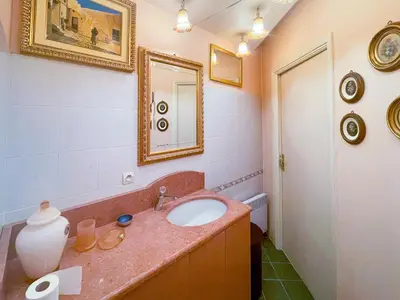 a bathroom with a sink and a mirror at La Dolce Vita 6 Pers Parcheggio Terrazza in Nice