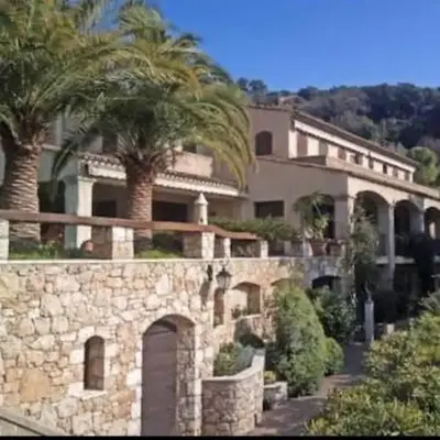 Villa loucisa Nice piscine vue mer 8 chambres 24 couchages