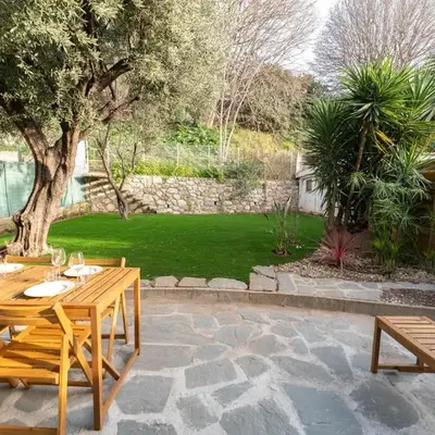 Magnifique rez de jardin Nice Port