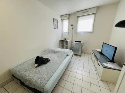 a hospital room with a bed and a television at Magnan et ses plages de la Promenade des Anglais in Nice
