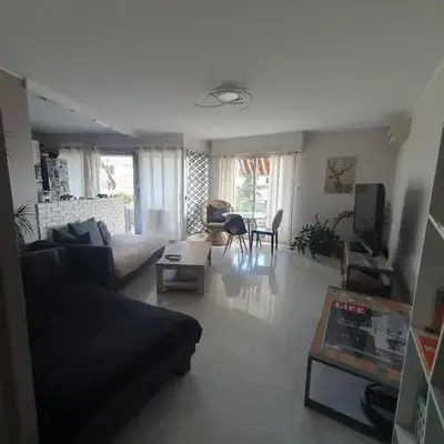 Large 2-room bright sea view near airport