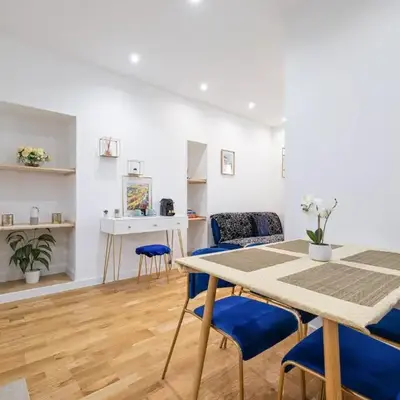 Nice Renting - 5 Massena - Elegant Air-Conditioned Cocoon Quiet Patio Massena