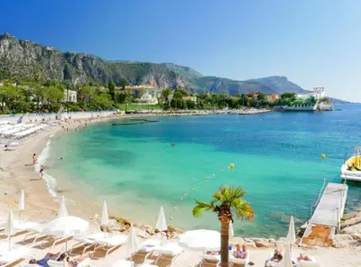 a beach in positano on the amalfi coast at Duplex 1 min de la plage in Beaulieu-sur-Mer