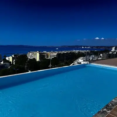 Luxueux appartement climatisé avec piscine & parking