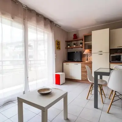Studio cœur de ville et au calme