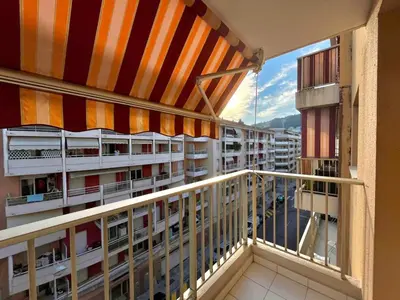 a balcony with a view of a building at Beautiful 2 bedroom apartment Port - 5 min to beaches in Nice