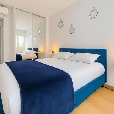 Appartement confortable avec balcon - Proche Gare Riquier SNCF