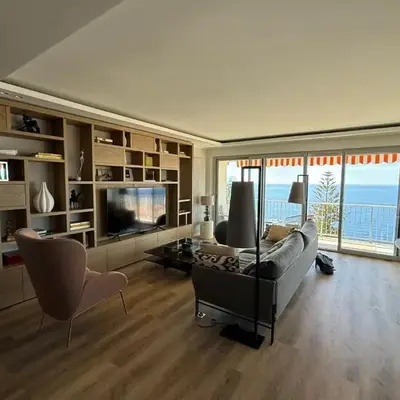 Superb apartment with exceptional sea view