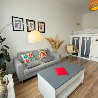 Beautiful studio apartment just a stone's throw from the beach