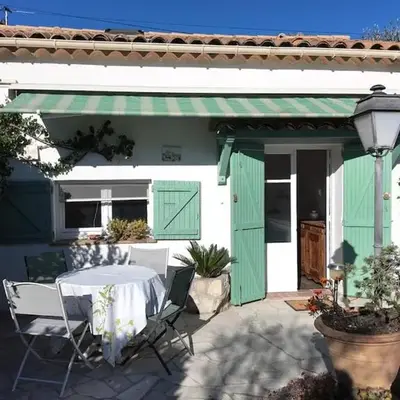 Studio climatisé cosy dans une villa avec parking