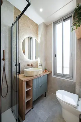 a bathroom with a sink and a mirror at Vue mer panoramique - Cocon cosy et luxe - Clim et Wifi in Cagnes-sur-Mer
