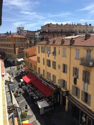 an overhead view of a city street with buildings at Studio cosy proche des plages & promenade in Nice