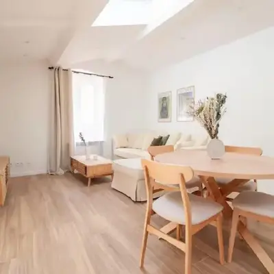 Magnifique Confortable & Rénové au Port de Nice