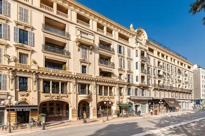 a large building on the side of a street at 10 Félix Faure, Nice in Nice