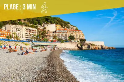 a small alley with a building and some plants at Nice-Duplex-Plage-Parking-Cimatisation in Nice