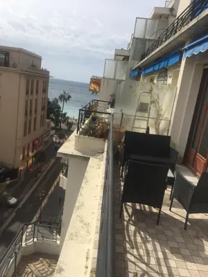 a balcony with a view of the ocean at Appartement Carré d'Or Vue sur Mer in Nice