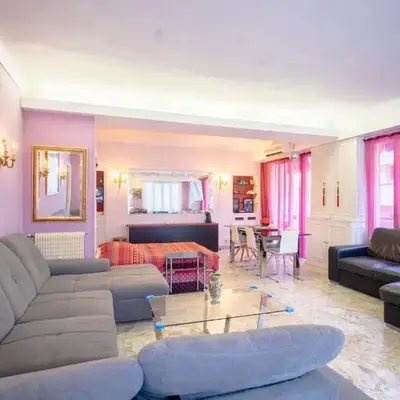 Big apart 140m2 5min walk to beach sea &Promenade 3 double rooms