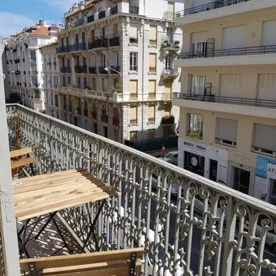 Cosy central studio Nice Rossini large balcony