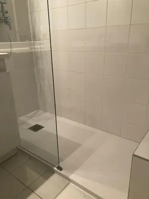 a shower with a glass door in a bathroom at Villa C3 Arthur Rimbaub chambre d’hôte piscine proche mer plage 600m in Cagnes-sur-Mer
