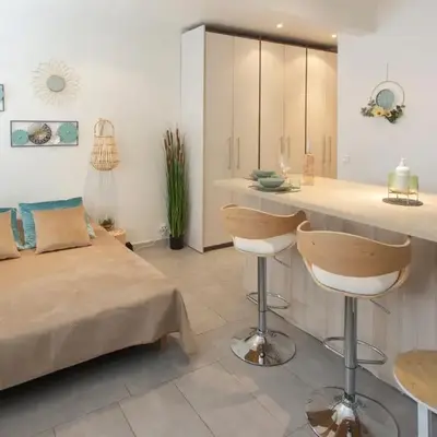 Studio climatisé à 50m des plages