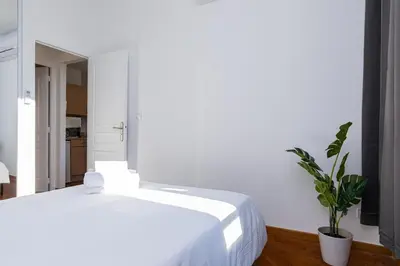 Gallery image of 7 MEDECIN - Place Massena - Central 2p - Lumineux - Climatise in Nice