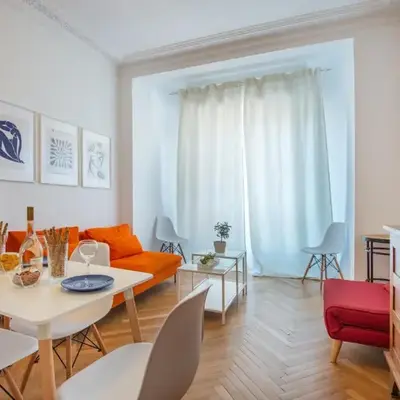 Stunning flat by the beach