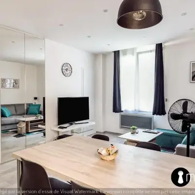 Hyper central studio 2 minutes walk from 