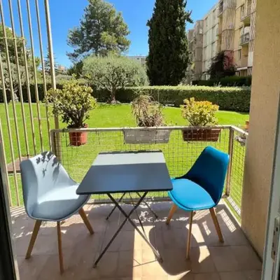 Nice Apartement 20 mins from the beach