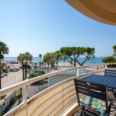 Apartment T2 air-conditioned sea view